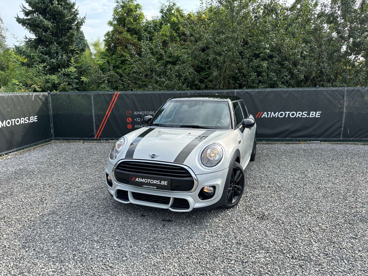 Mini Cooper - - - VERKOCHT - - - JCW PAKKET & JCW VELGEN